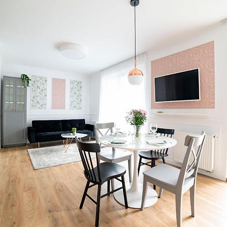 Heaven Apartment In The Old Town With Private Parking グダニスク エクステリア 写真